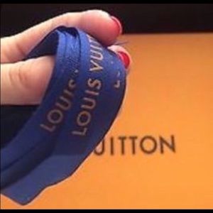 LOUIS VUITTON Authentic Classic Blue Ribbon 5 yard